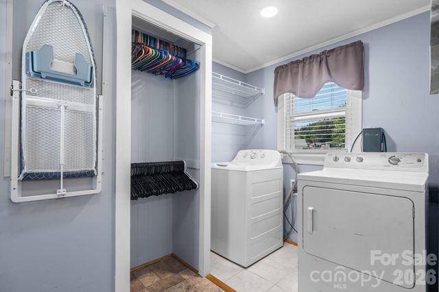 2008 Walt Arney Road, Lenoir, NC 28645