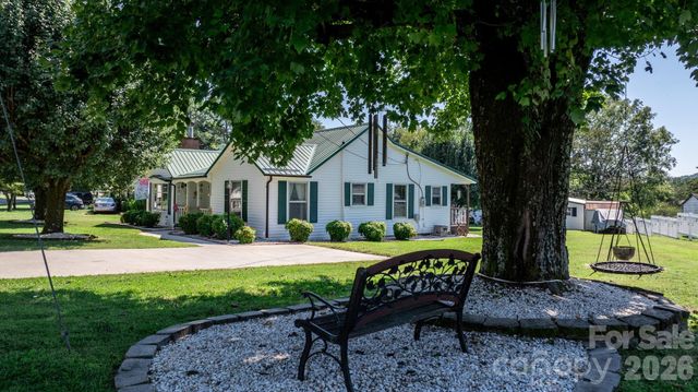 2008 Walt Arney Road, Lenoir, NC 28645