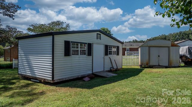 2008 Walt Arney Road, Lenoir, NC 28645