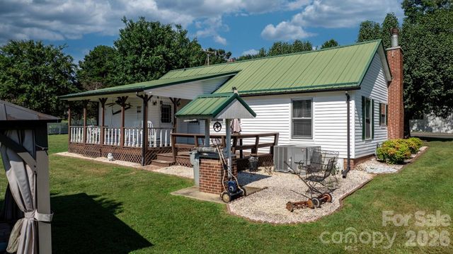 2008 Walt Arney Road, Lenoir, NC 28645