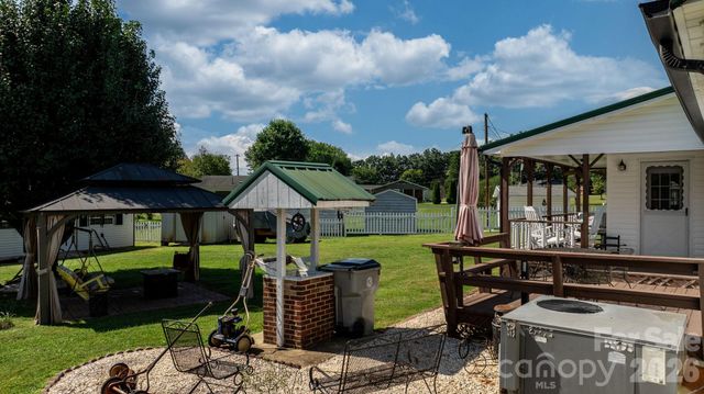 2008 Walt Arney Road, Lenoir, NC 28645
