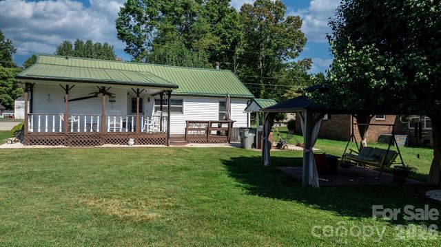 2008 Walt Arney Road, Lenoir, NC 28645