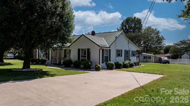 2008 Walt Arney Road, Lenoir, NC 28645