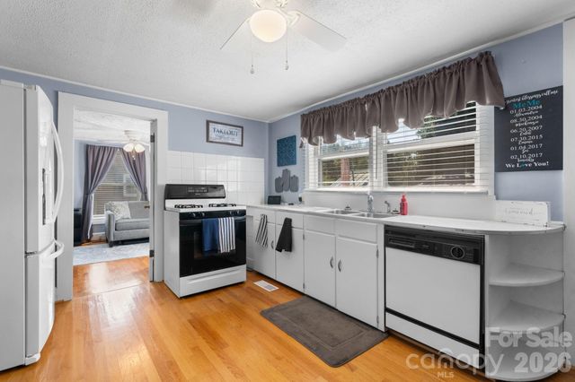 2008 Walt Arney Road, Lenoir, NC 28645