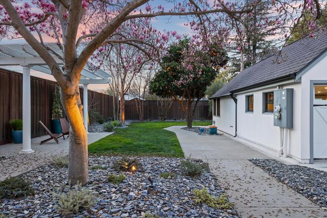 1632 37th St, Sacramento, CA 95816