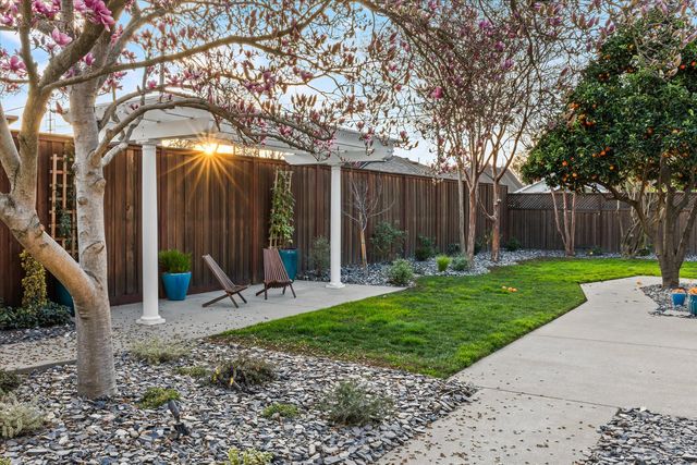 1632 37th St, Sacramento, CA 95816