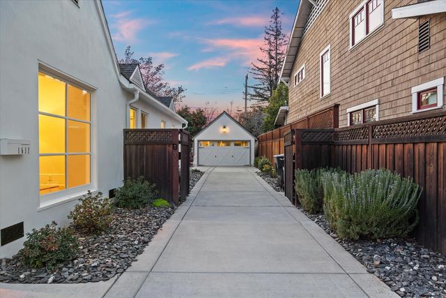 1632 37th St, Sacramento, CA 95816