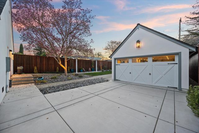 1632 37th St, Sacramento, CA 95816