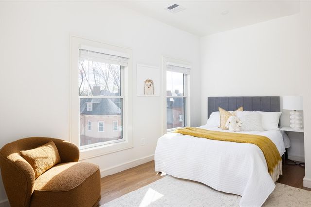 21 Kent Square 2, Brookline, MA 02446