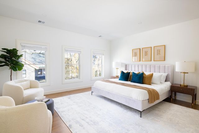 21 Kent Square 2, Brookline, MA 02446