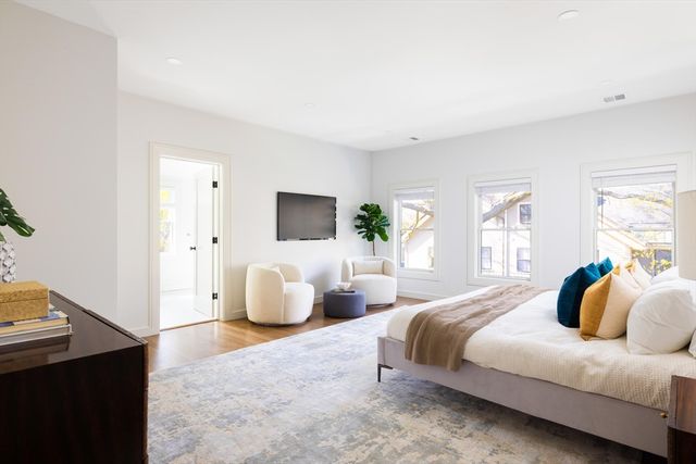 21 Kent Square 2, Brookline, MA 02446