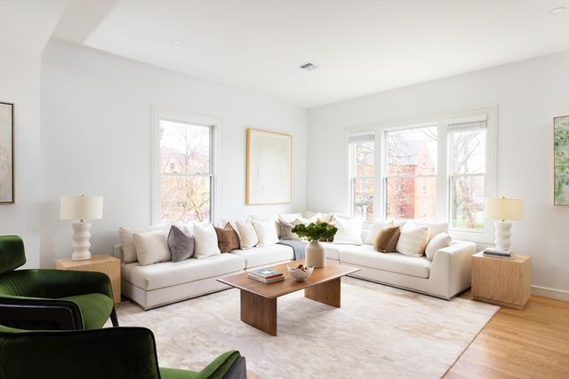 21 Kent Square 2, Brookline, MA 02446