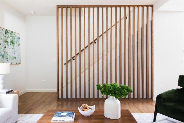 21 Kent Square 2, Brookline, MA 02446