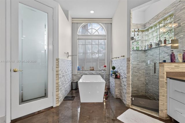 104 Dockside Cir, Weston, FL 33327