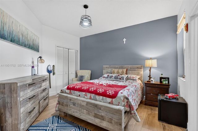 104 Dockside Cir, Weston, FL 33327