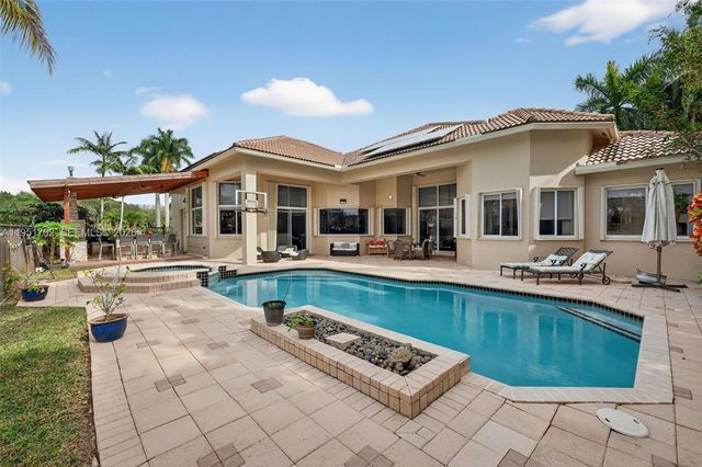 104 Dockside Cir, Weston, FL 33327