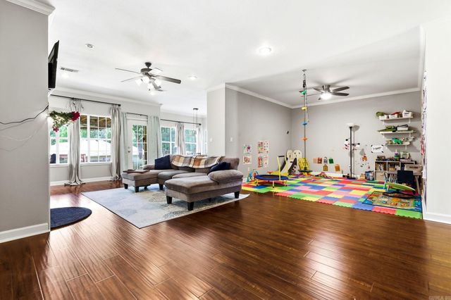 167 Diamond Pointe Drive, Maumelle, AR 72113