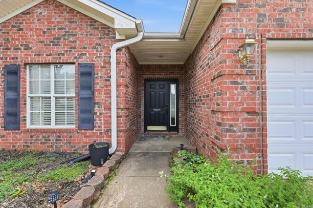167 Diamond Pointe Drive, Maumelle, AR 72113