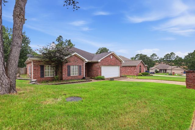 167 Diamond Pointe Drive, Maumelle, AR 72113