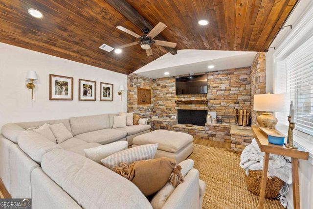 107 Flatrock Circle, Eatonton, GA 31024