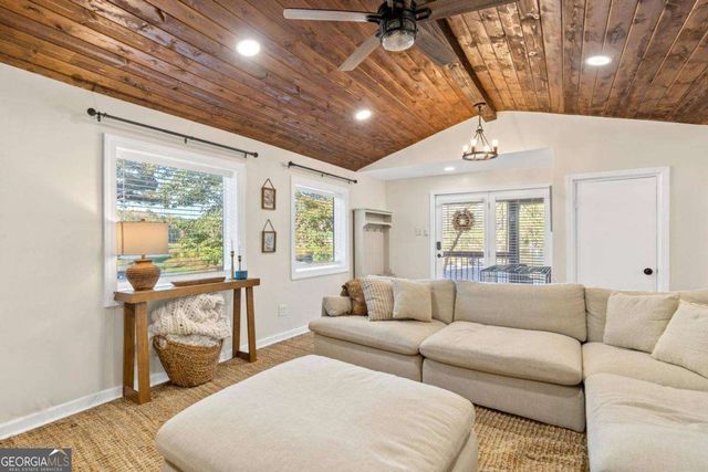 107 Flatrock Circle, Eatonton, GA 31024