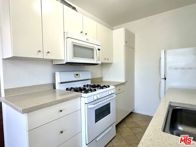 917 N Cedar Street 2, Inglewood, CA 90302
