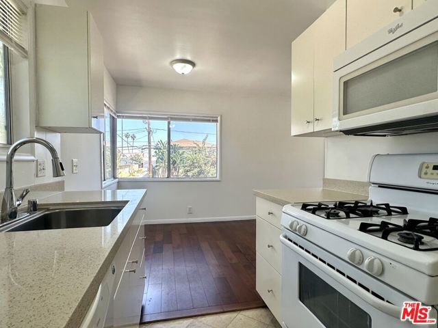 917 N Cedar Street 2, Inglewood, CA 90302