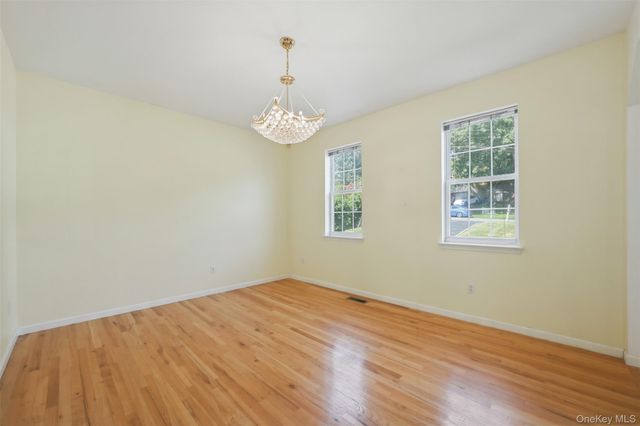 35 Wayacross Road, Mahopac, NY 10541
