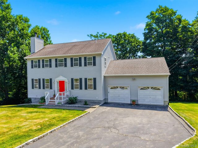 35 Wayacross Road, Mahopac, NY 10541