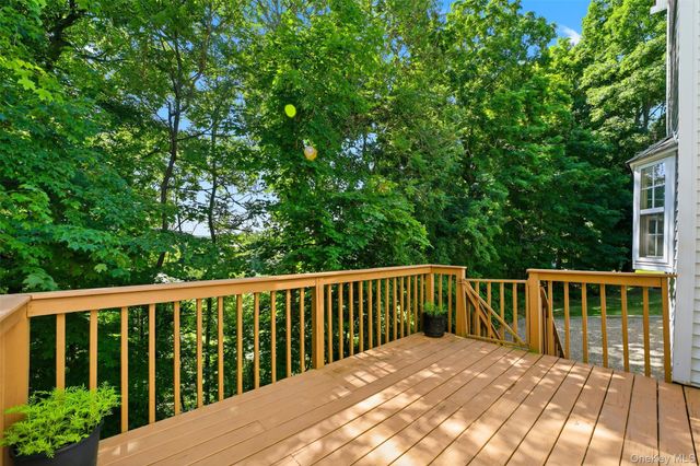 35 Wayacross Road, Mahopac, NY 10541