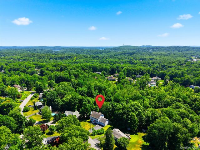 35 Wayacross Road, Mahopac, NY 10541