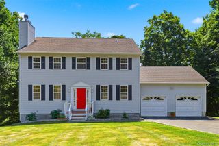 35 Wayacross Road, Mahopac, NY 10541