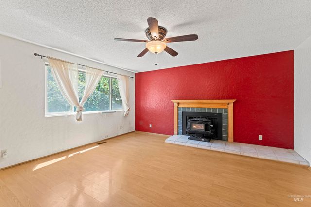403 Tindall Ave, Mountain Home, ID 83647
