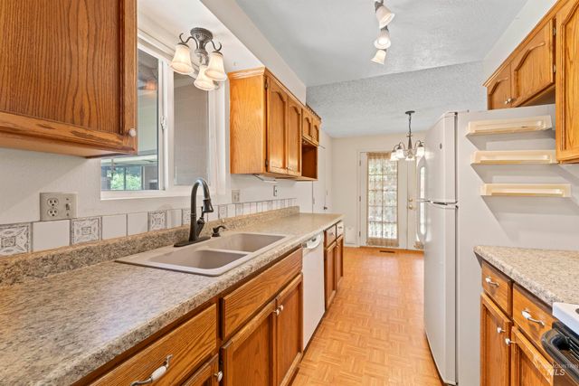 403 Tindall Ave, Mountain Home, ID 83647