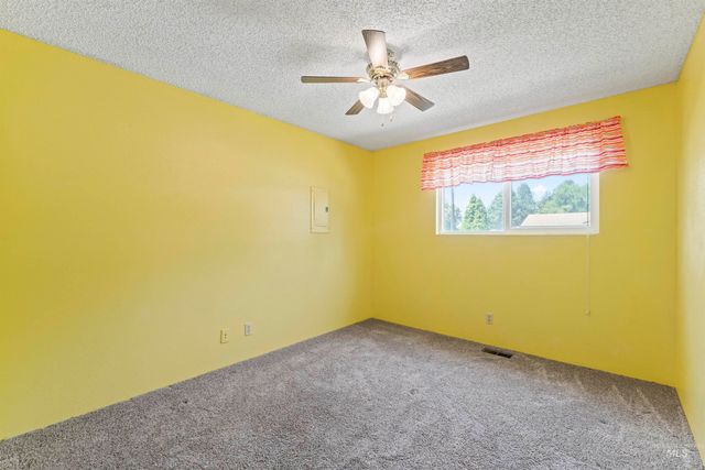 403 Tindall Ave, Mountain Home, ID 83647