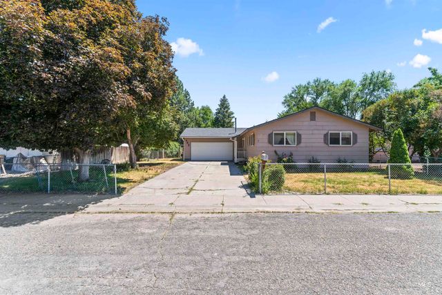403 Tindall Ave, Mountain Home, ID 83647