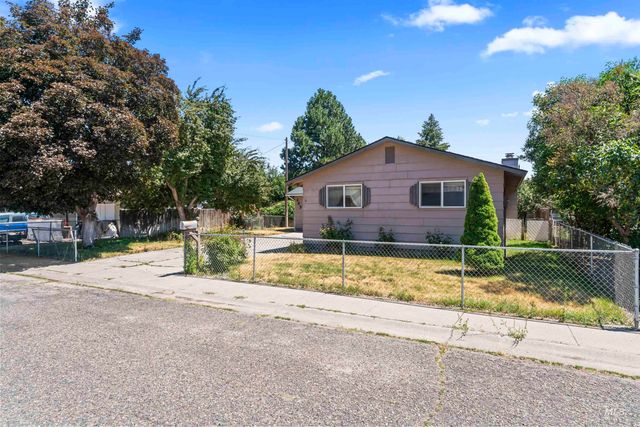 403 Tindall Ave, Mountain Home, ID 83647