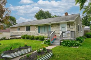 5345 Clinton River Drive, Waterford Twp, MI 48327
