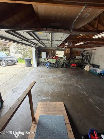 5532 Bruce Ave, Louisville, KY 40214