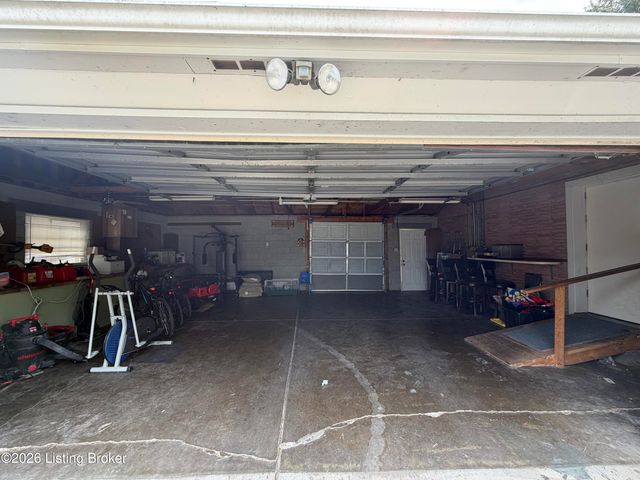 5532 Bruce Ave, Louisville, KY 40214