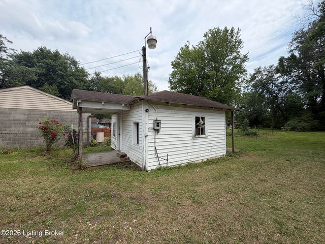 5532 Bruce Ave, Louisville, KY 40214