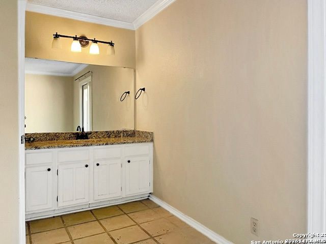 13818 George, San Antonio, TX 78231