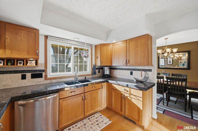 5224 Cameron Court, Lincoln, NE 68512