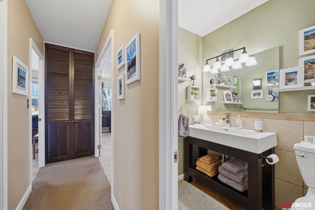 5224 Cameron Court, Lincoln, NE 68512