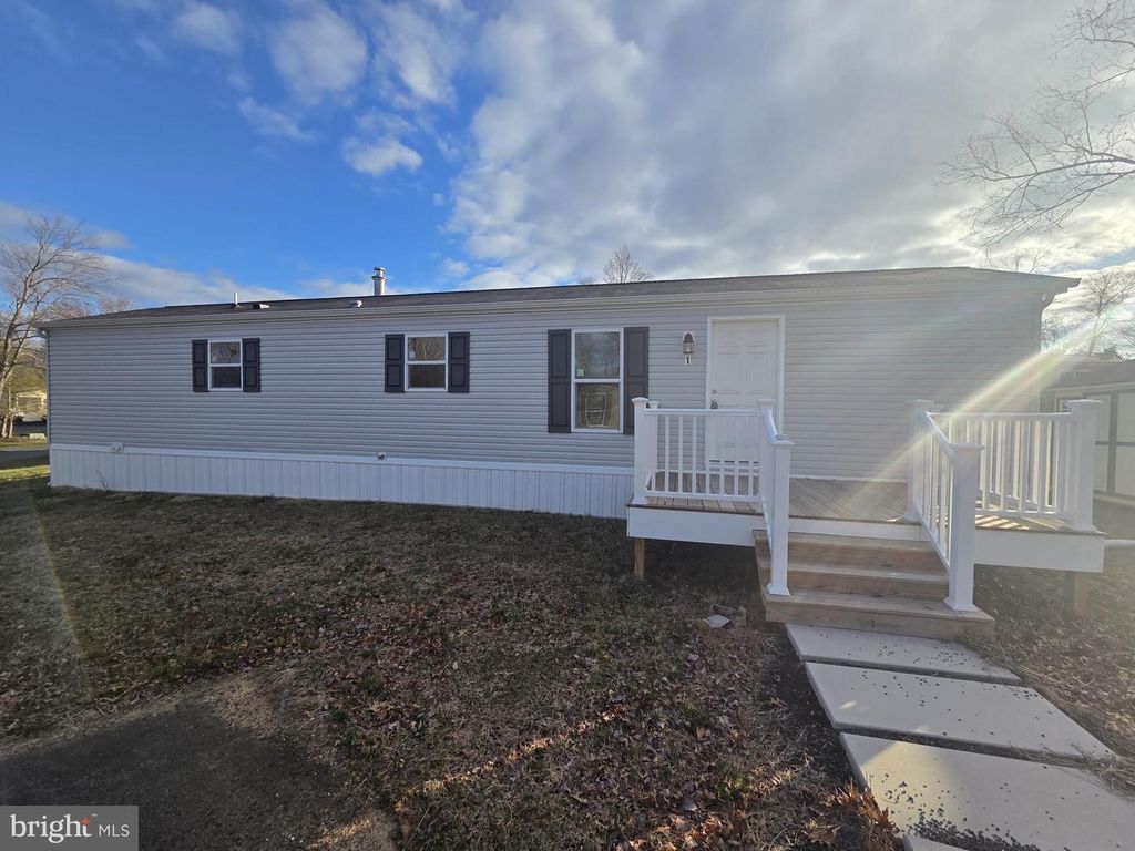 1 LAUREL TER, Quakertown, PA 18951