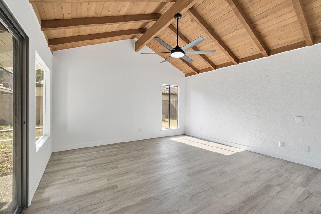 Image 22 of property listing at 1547 W Fir Avenue, Fresno, CA 93711