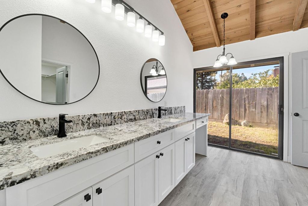 Image 24 of property listing at 1547 W Fir Avenue, Fresno, CA 93711