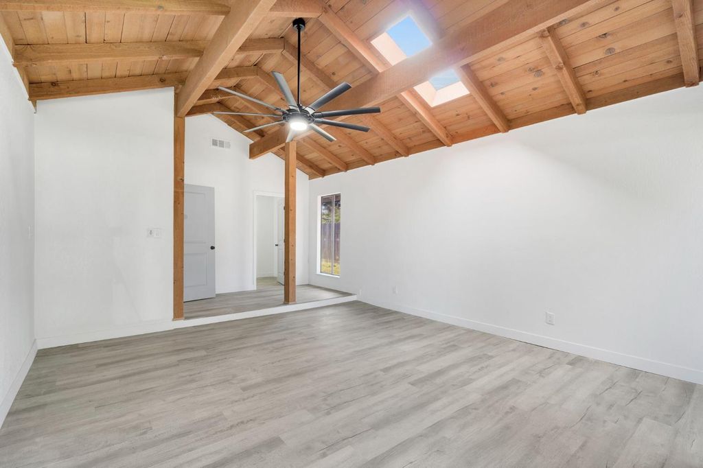 Image 29 of property listing at 1547 W Fir Avenue, Fresno, CA 93711