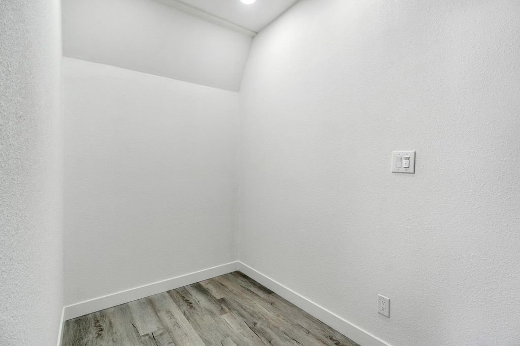 Image 30 of property listing at 1547 W Fir Avenue, Fresno, CA 93711