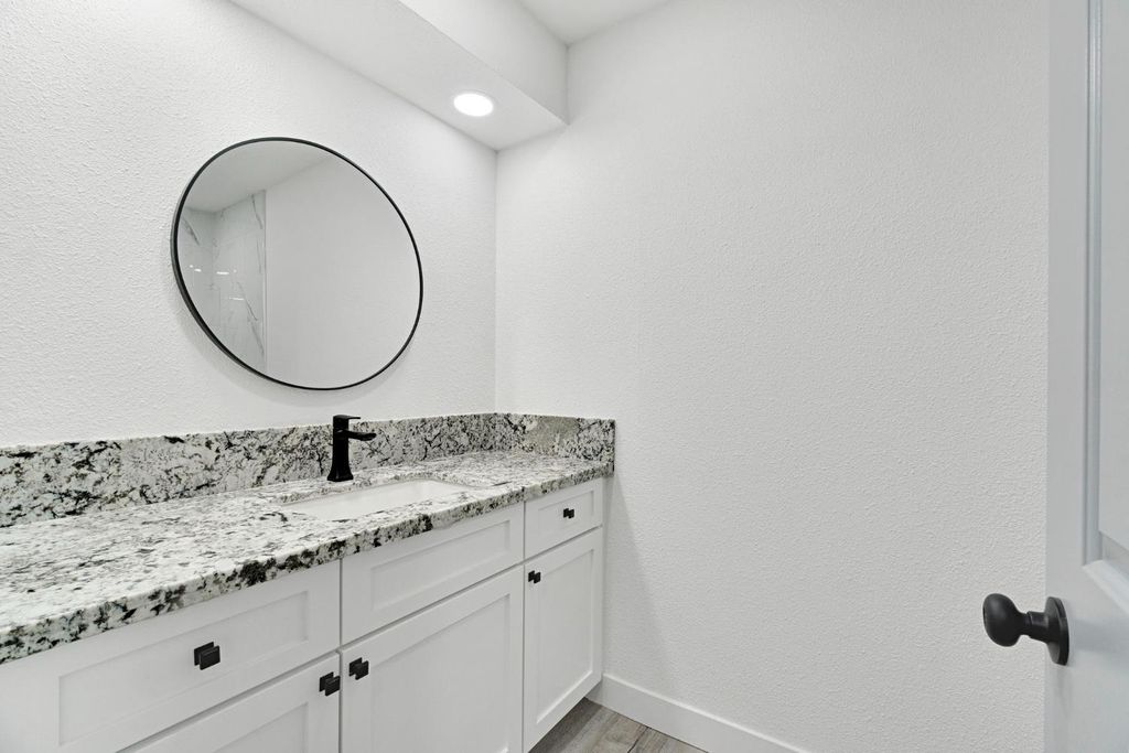 Image 31 of property listing at 1547 W Fir Avenue, Fresno, CA 93711